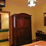 Nocleg ze śniadaniem Donna Sabella 4*